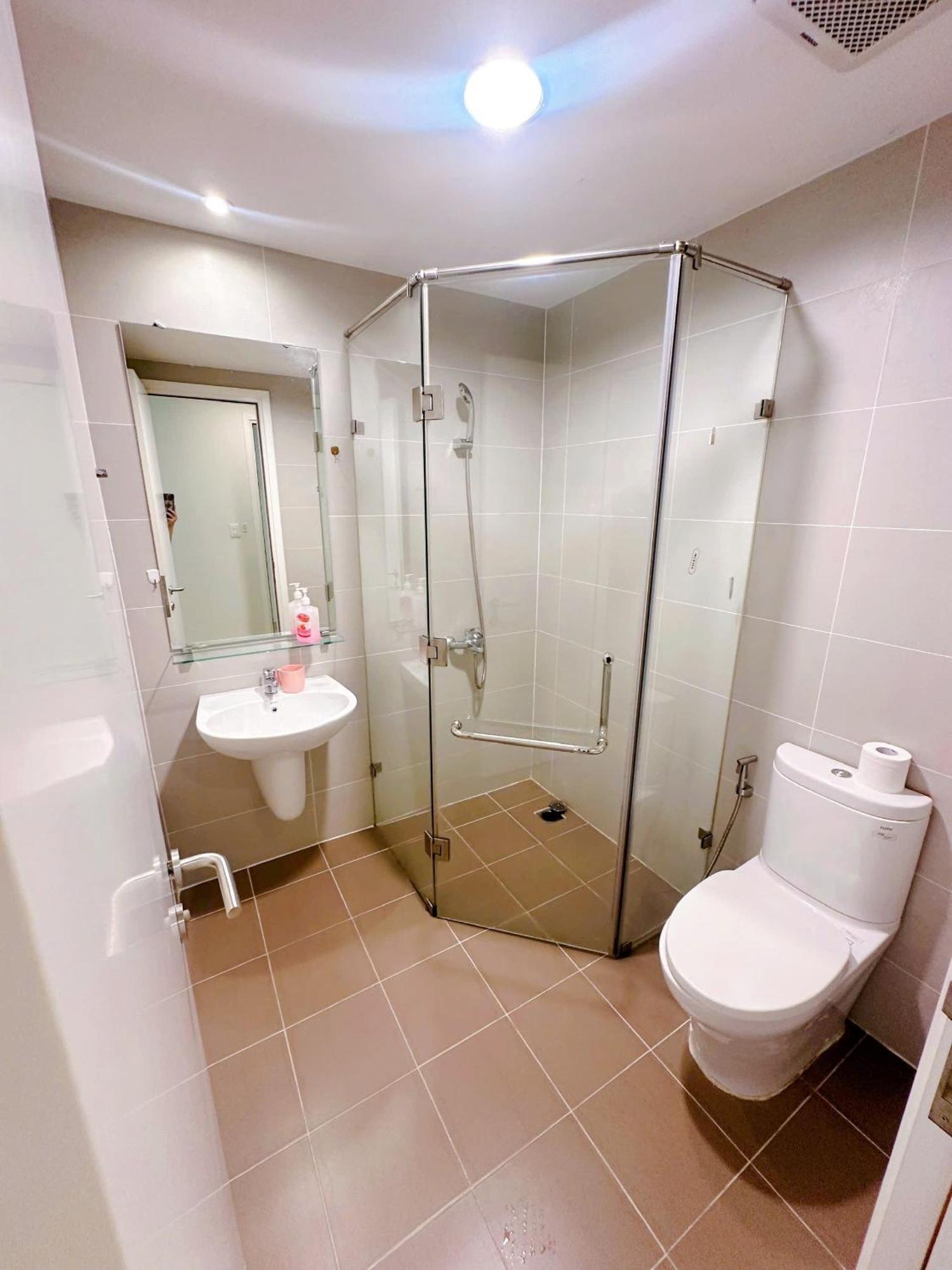 Hhomes - 2 Bedroom River View & Pool Gym Bbq At Masteri Thao Dien Ho Chi Minh City